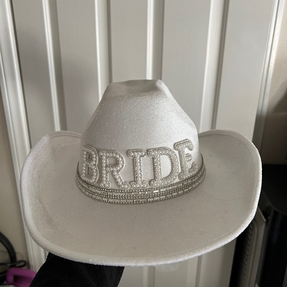 COWBOY BRIDE HAT WITH VEIL